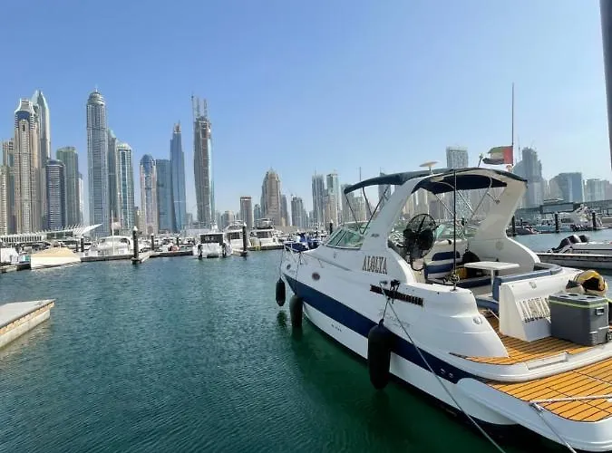 Yacht Boat 2 Beds 1 Bath Dubai Eye Dubai Marina Jbr