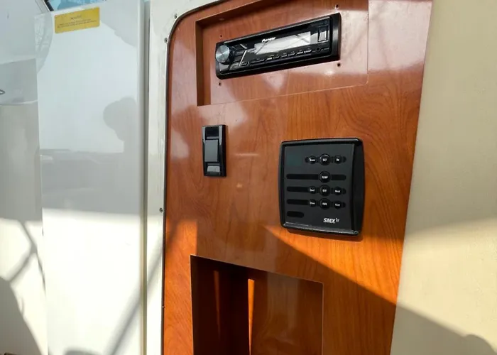 Yacht Boat 2 Beds 1 Bath Dubai Eye Dubai Marina Jbr
